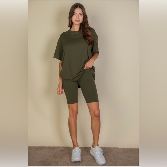 Boutique Other - Olive Green Align Matching Set Oversized T Shirt Biker Shorts Lululemon Vuori